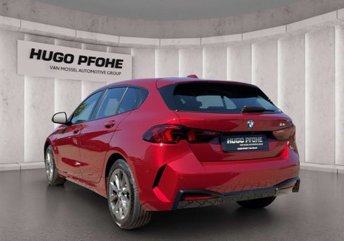 BMW 120, 2025 3