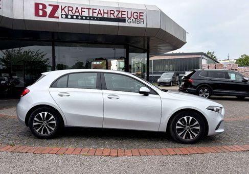 Mercedes-Benz A 200, 2022