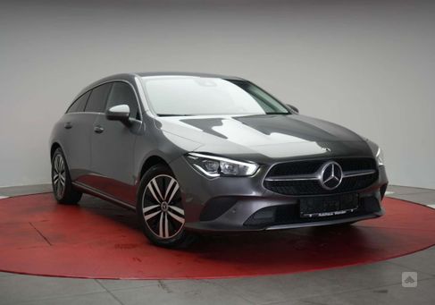 Mercedes-Benz CLA 180, 2021