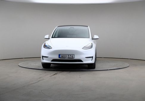 Tesla Model Y, 2023 3