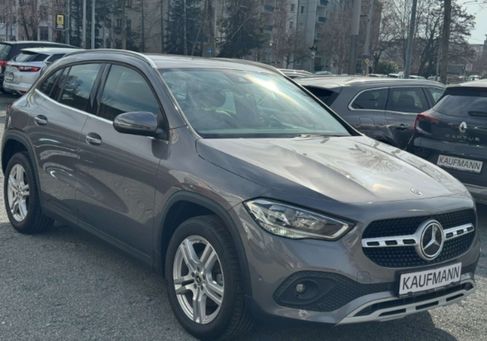 Mercedes-Benz GLA 200, 2021