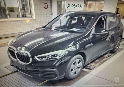 BMW 118, 2021