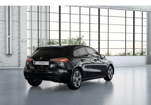 Mercedes-Benz A 250, 2025