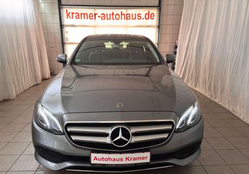 Mercedes-Benz E 200, 2018 3