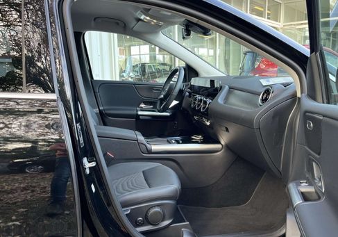 Mercedes-Benz B 180, 2024