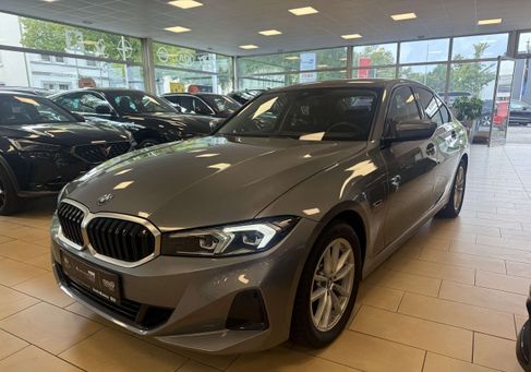 BMW 320, 2022 3