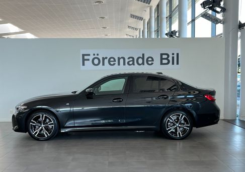 BMW 330, 2025