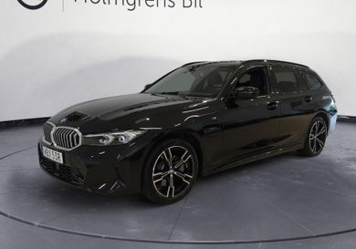 BMW 330, 2025