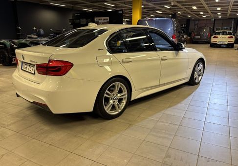 BMW 330, 2017