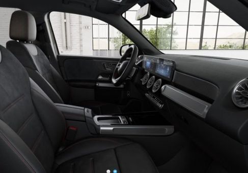 Mercedes-Benz GLB 200, 2025