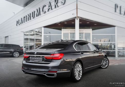 BMW 750, 2018