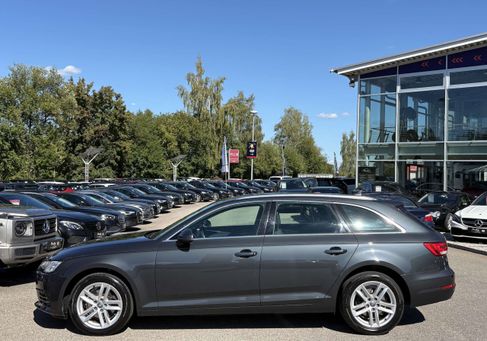 Audi A4, 2018 3