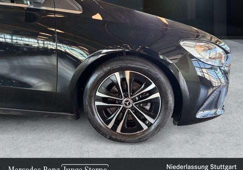 Mercedes-Benz B 200, 2023 3