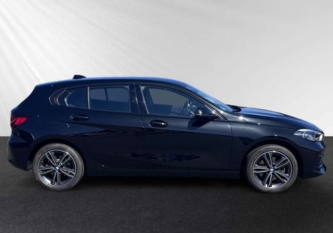BMW 118, 2021