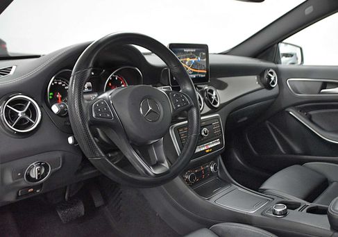Mercedes-Benz GLA 200, 2018