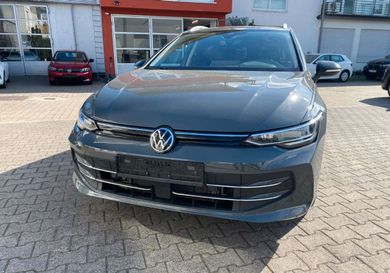 Volkswagen Golf, 2024