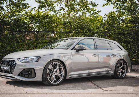 Audi RS4, 2024