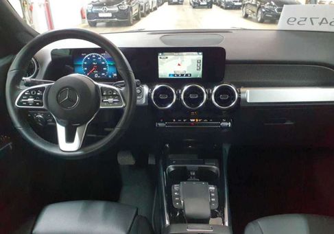 Mercedes-Benz GLB 200, 2022