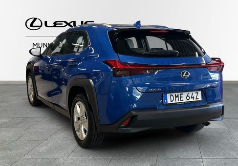 Lexus UX, 2021 3