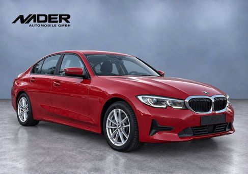 BMW 330, 2021 3