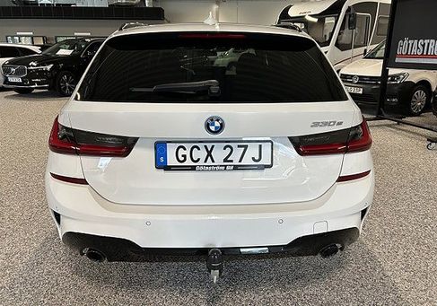 BMW 330, 2022
