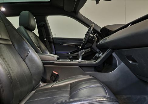 Land Rover, 2019