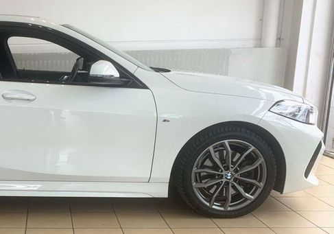 BMW 120, 2021