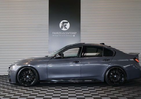 BMW 330, 2018 3