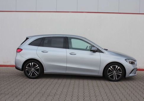 Mercedes-Benz B 180, 2025