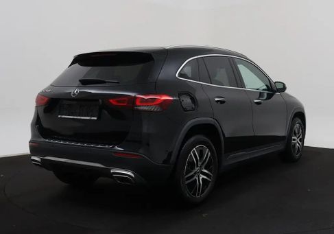 Mercedes-Benz GLA 250, 2021