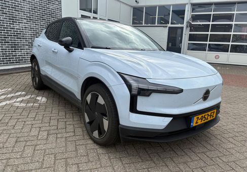 Volvo EX30, 2024 3