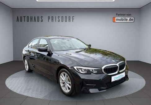 BMW 330, 2021