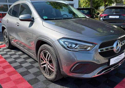 Mercedes-Benz GLA 200, 2020
