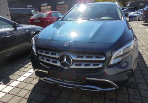 Mercedes-Benz GLA 200, 2019 3