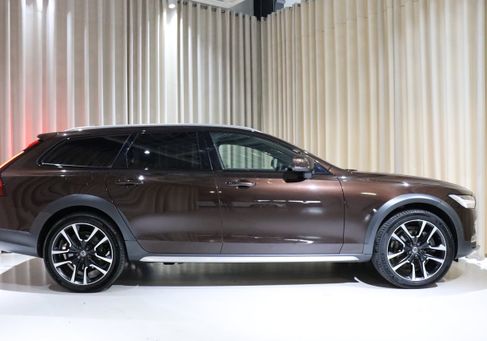 Volvo V90 Cross Country, 2021 3