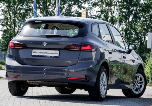 BMW 216, 2023