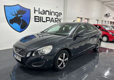 Volvo S60, 2011