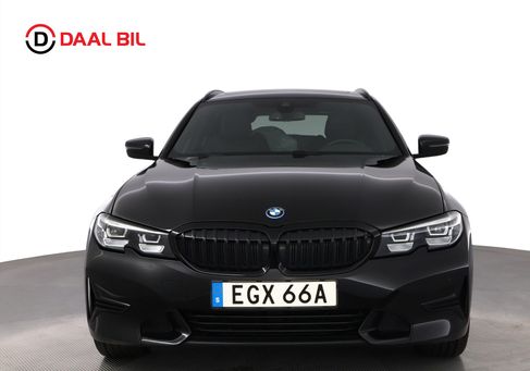 BMW 330, 2022