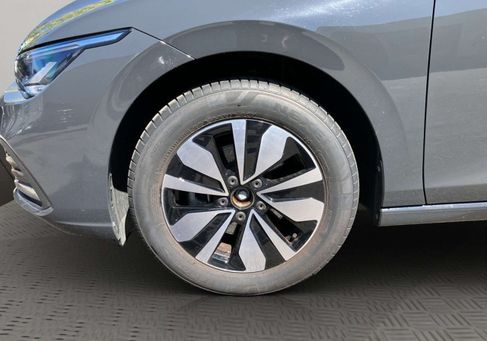Volkswagen Golf, 2024 3
