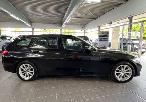BMW 318, 2023