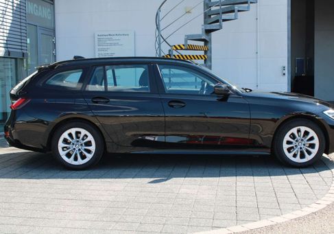 BMW 320, 2022