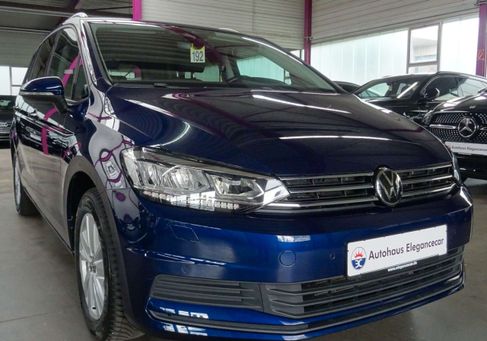 Volkswagen Touran, 2022 3