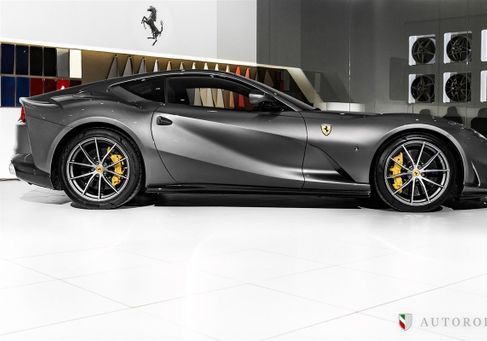 Ferrari 812, 2020