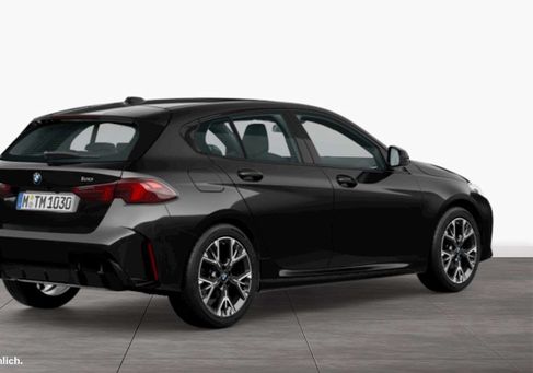 BMW 120, 2025 2