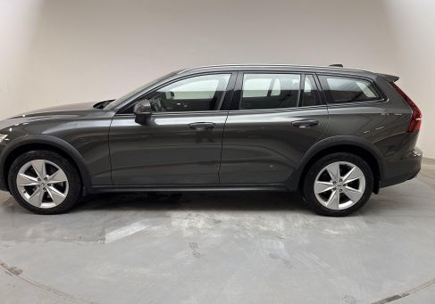 Volvo V60 Cross Country, 2022