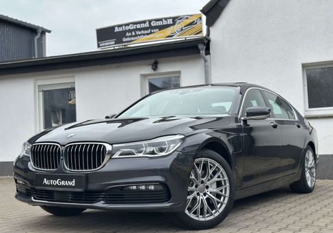BMW 740, 2017