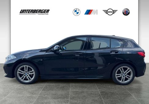 BMW 118, 2022