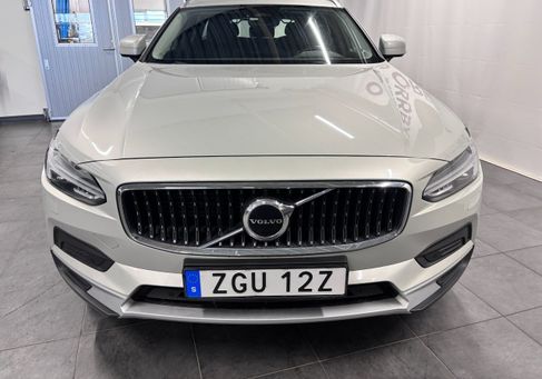 Volvo V90 Cross Country, 2022