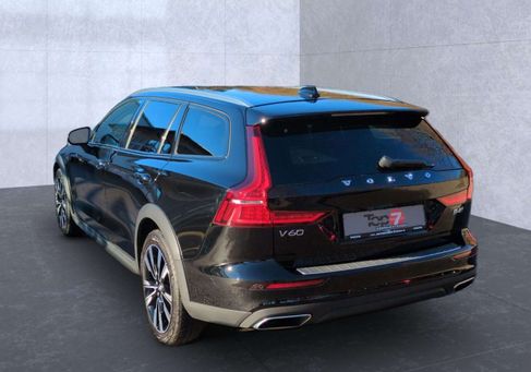 Volvo V60 Cross Country, 2021