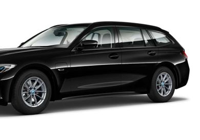 BMW 330, 2022